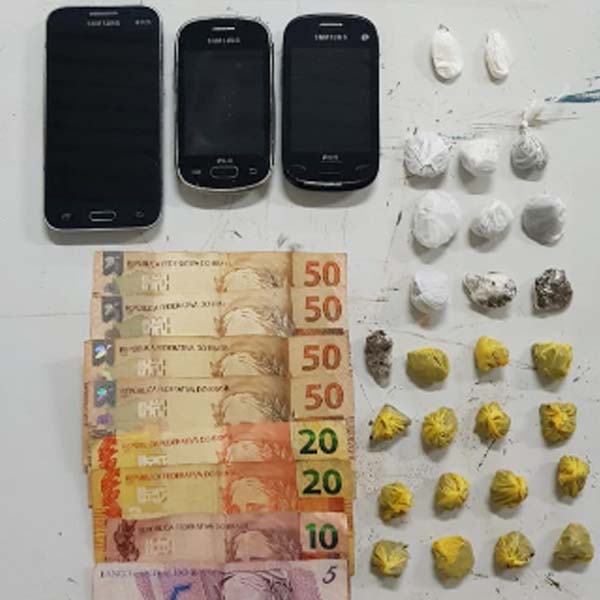 PM apreende porções de cocaína e maconha que seriam vendidas na Vila Nova