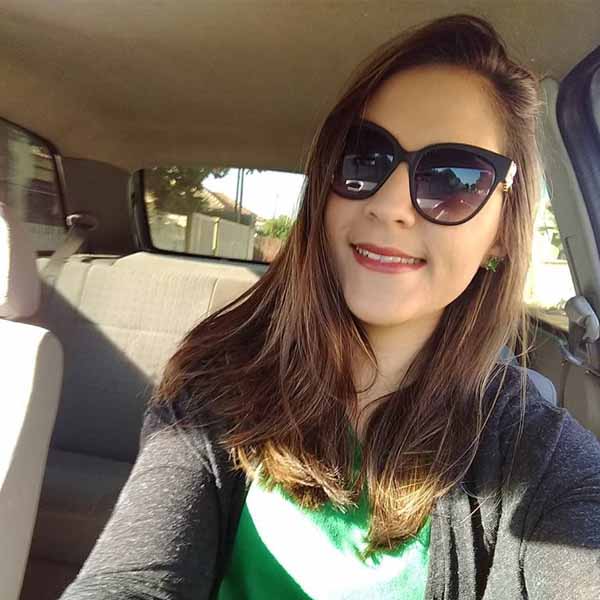 Beatriz Pazoto apaga velinhas neste terça