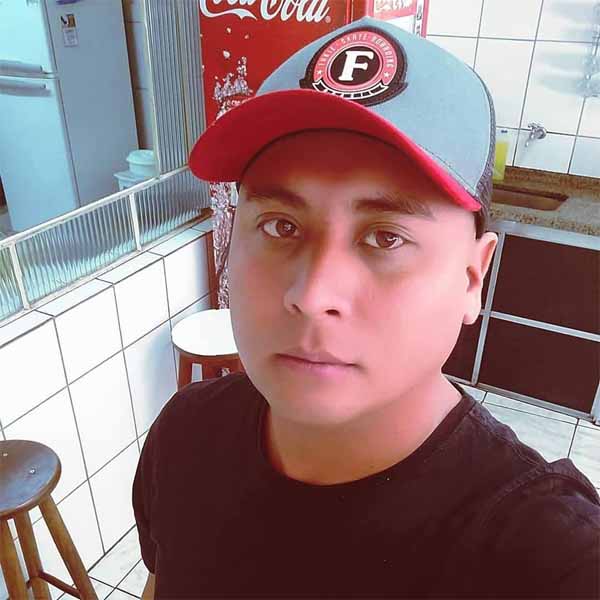 Luiz Kawakami recebe os parabéns pela chegada de mais um aniversário