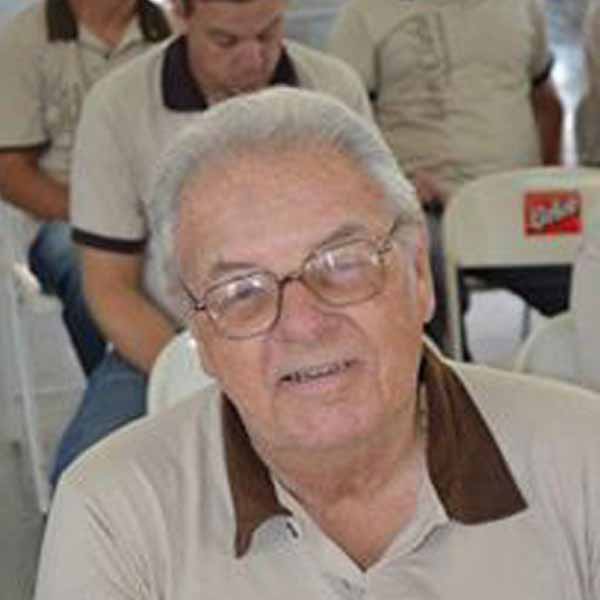Sidney Junior apaga velinhas neste quarta