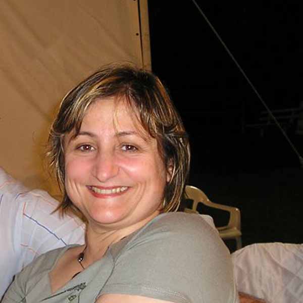 Eliana Gonçalves recebe os parabéns pela chegada de mais um aniversário