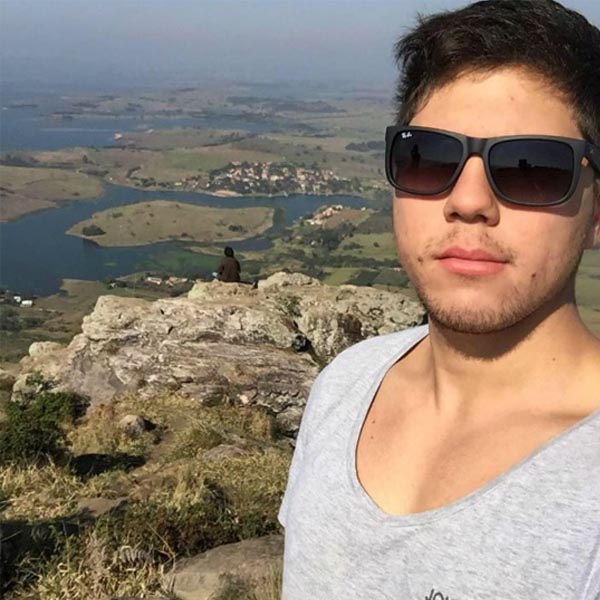 Acusado de participar da morte de estudante na porta de faculdade é condenado a 6 anos de prisão