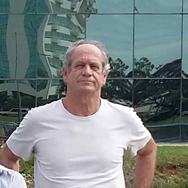 Acir Barbosa completa idade nova