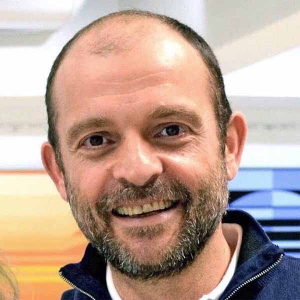 Denis Maricato apaga velinhas nesta quarta