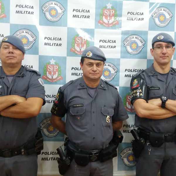 Após se destacarem em ocorrências, policiais da Força Tática são homenageados