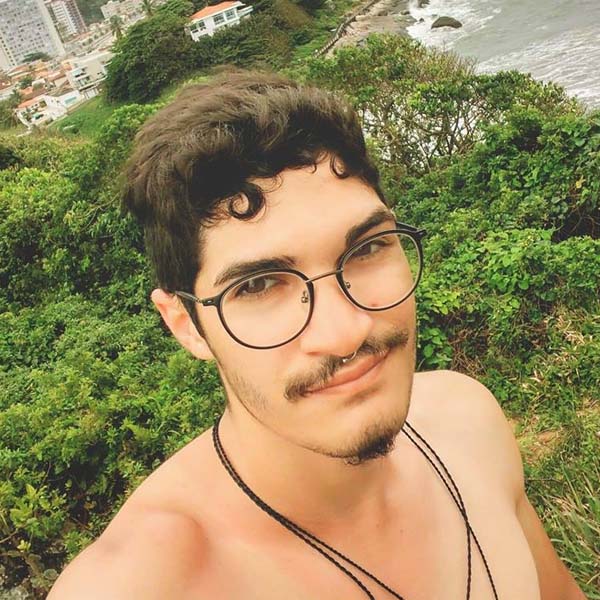 Jovem é encontrado morto dentro de veículo em Assis