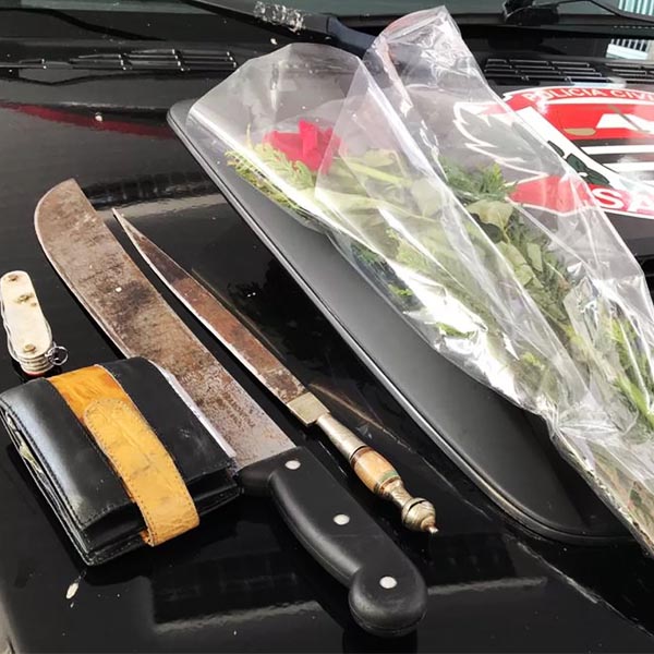 Homem esconde faca em buquê para tentar matar ex-mulher em Marília