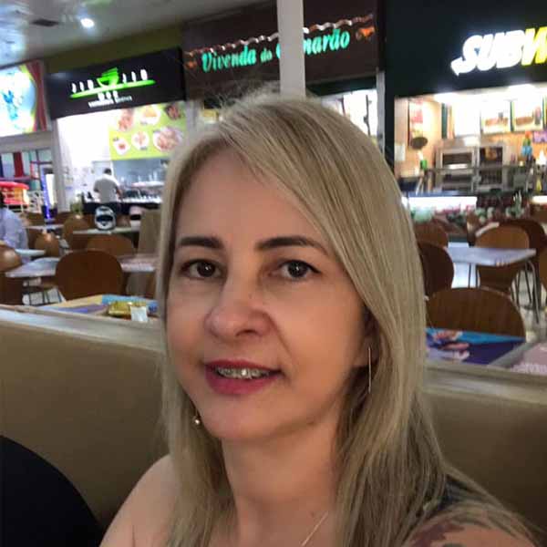 Eunice Ferreira comemora mais um aniversário.
