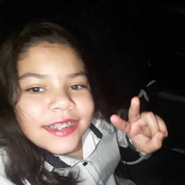 Maria Laura recebe os parabéns pela chegada de mais um aniversário