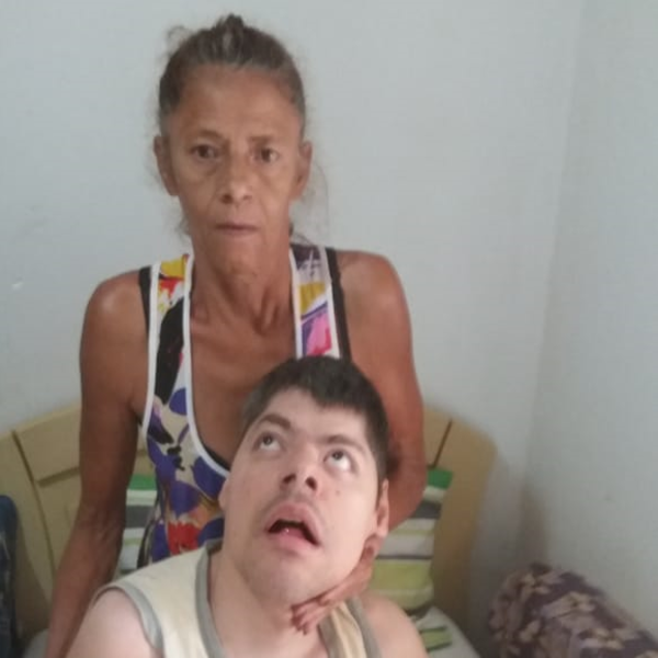 Mãe de criança especial necessita de ajuda da população