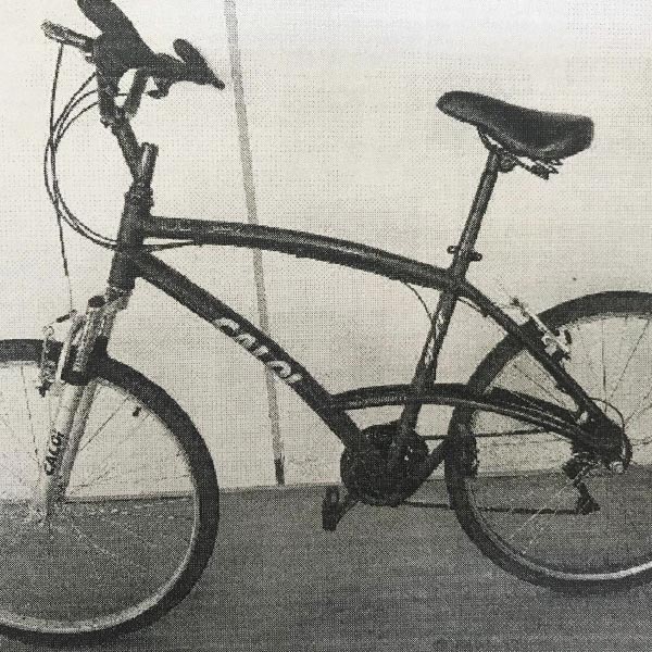 Homem é flagrado por policial furtando bicicleta no Departamento de Assistência Social