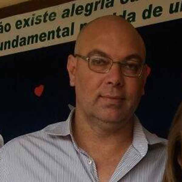 Juliano Barbaresco recebe os parabéns pela chegada de seu aniversário