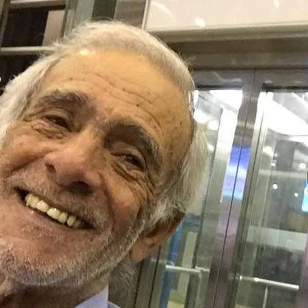 Carlos Fernandes comemora mais um aniversário.