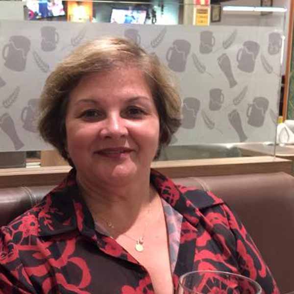 Marcia Regina comemora mais um aniversário.
