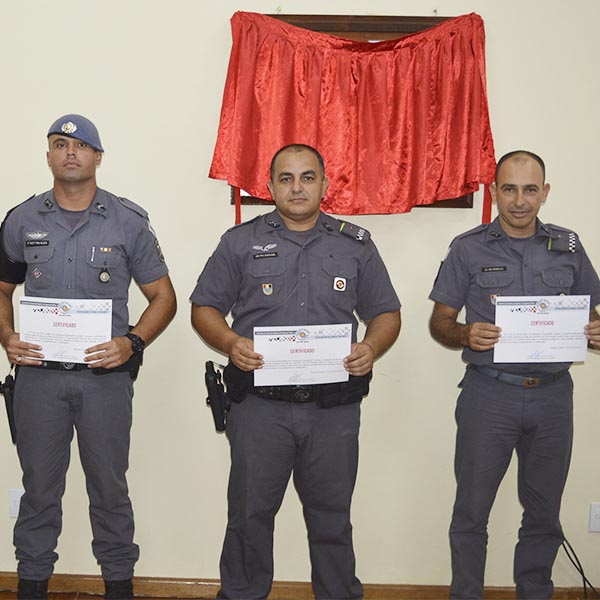 Policiais militares são homenageados pelo sucesso no desempenho de suas funções
