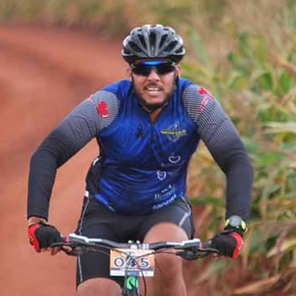 Charles Mello comemora mais um aniversário.