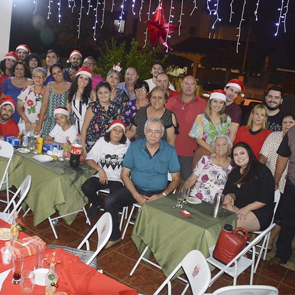 Famílias se reúnem para ceia de Natal em Paraguaçu Paulista