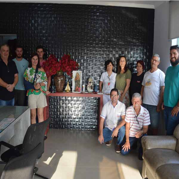 Funerária Peniel recebe o terço empresarial
