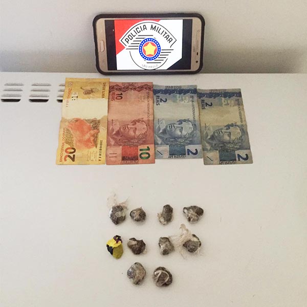 PM apreende adolescente após encontrar porções de maconha em sua mochila