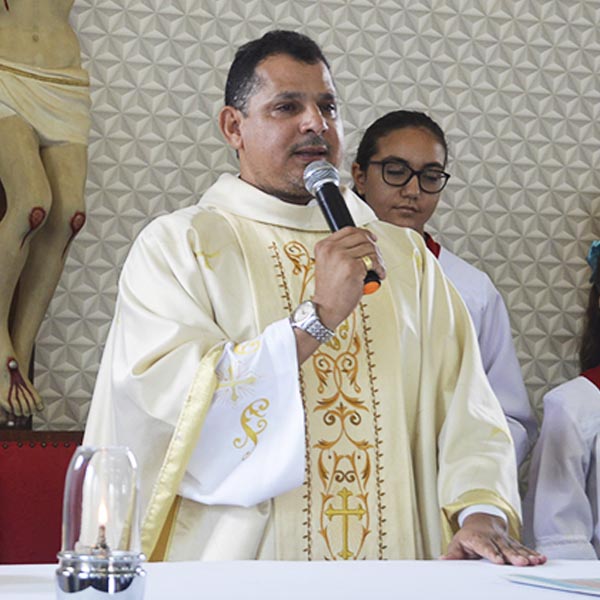 Frei Reginaldo se despede de fiéis após seis anos em Paraguaçu Paulista