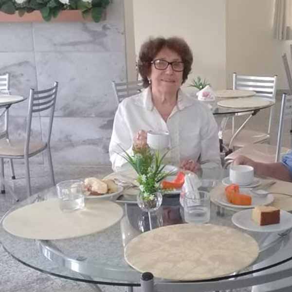 Lourdes Buchler completa idade nova