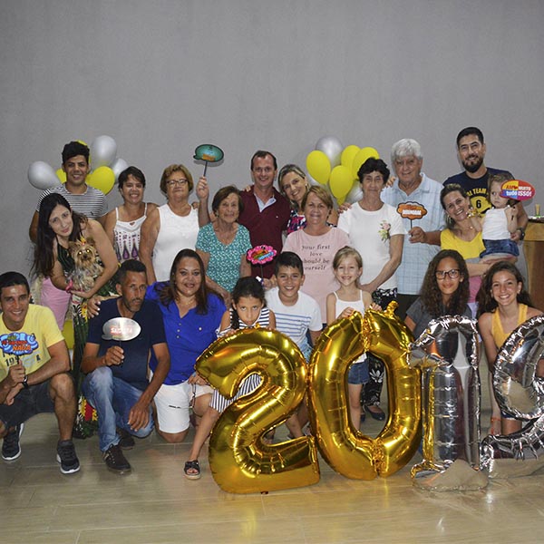 Famílias e amigos se reúnem para a chegada do ano novo em Paraguaçu Paulista