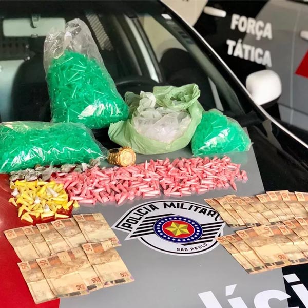 Homem é preso em Marília com 300 porções de maconha e cocaína