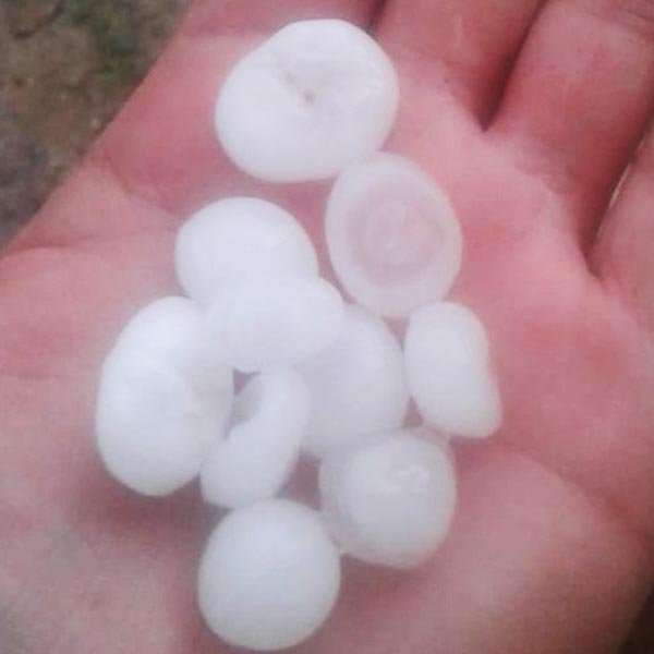 Chuva de granizo assusta moradores no centro de Tupã