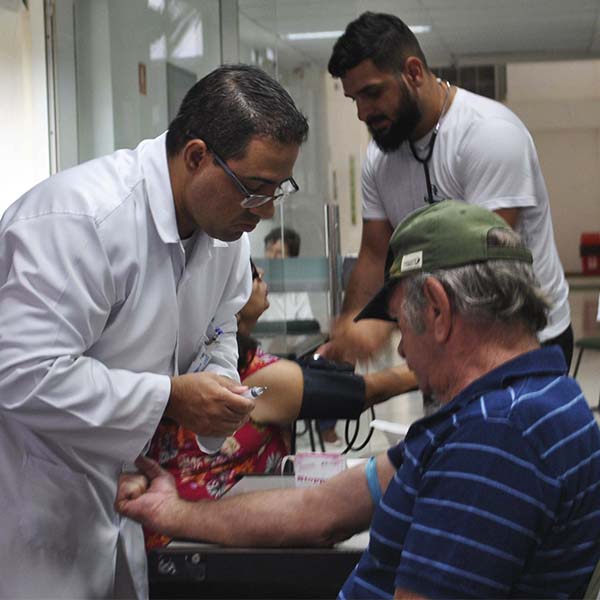 Unimed Assis realiza coleta de exames com pacientes do Programa Medicina Preventiva