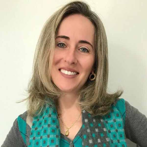 Juliane Quintas comemora mais um aniversário.