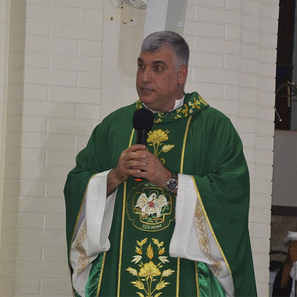 Frei Vanderlei toma posse e é o novo pároco de Paraguaçu Paulista