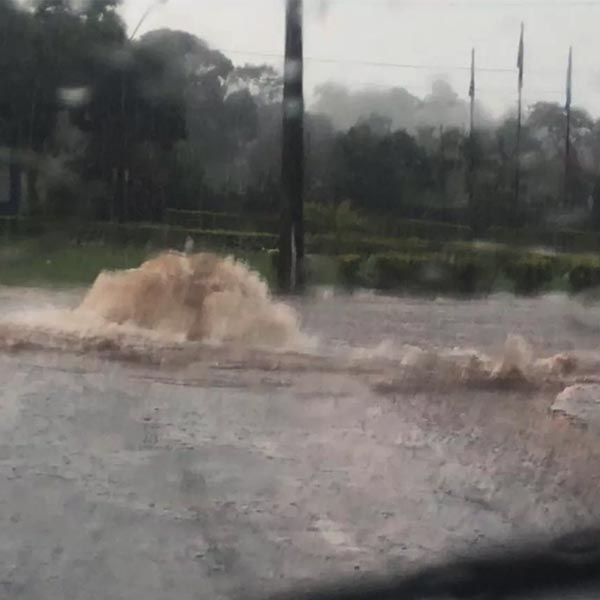 Chuva causa estragos e pontos de alagamento em Assis