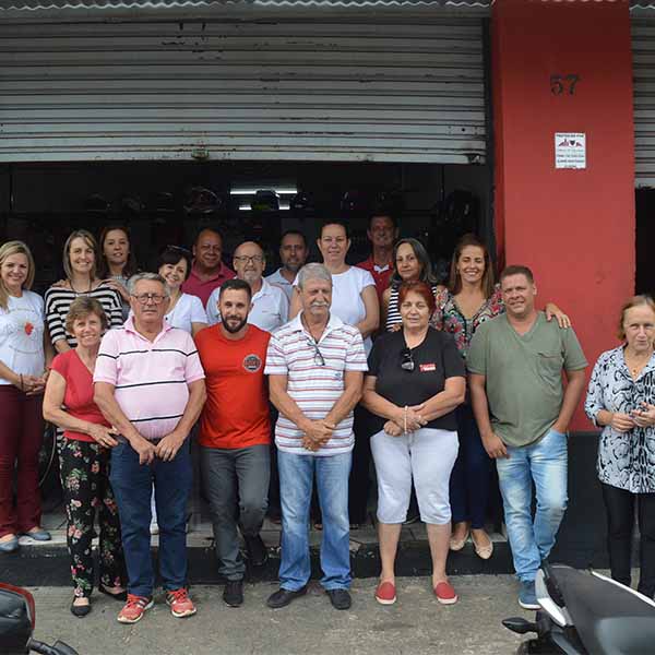 Box 8 Motoshop do Ennio recebe o terço empresarial