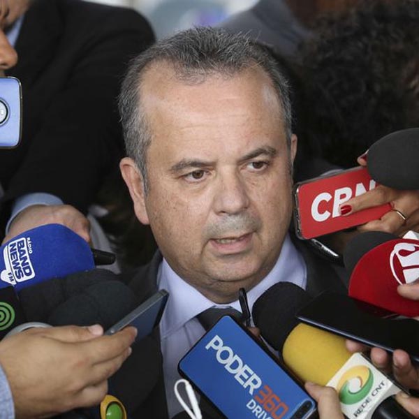 Governo propõe idade mínima de 65 anos para homens e 62 para mulheres