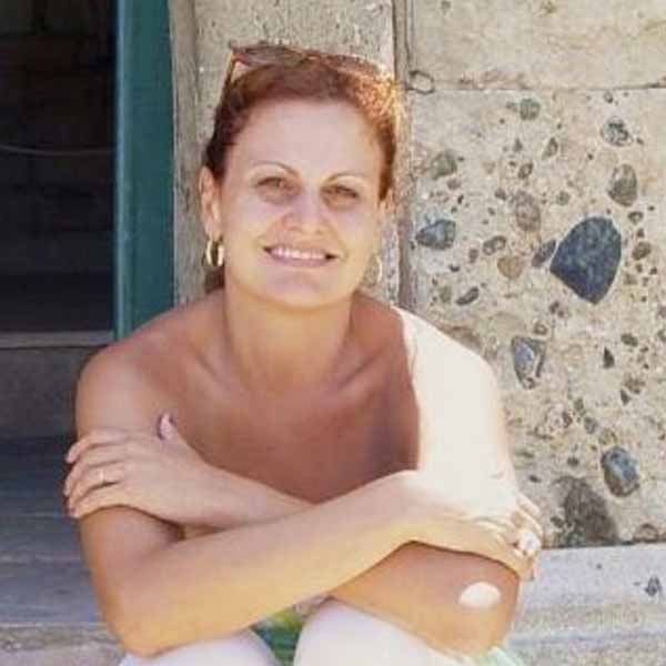 Cybele Soncini recebe os parabéns pela chegada de seu aniversário