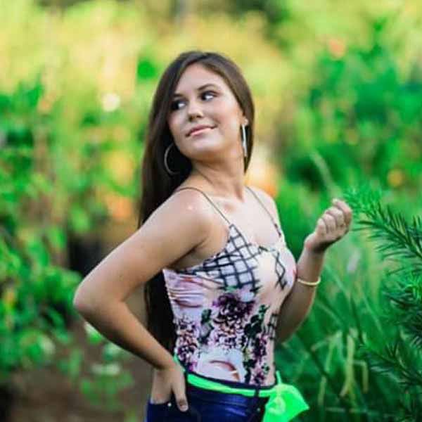 Lyvia Gobetti Ribas apaga velinhas