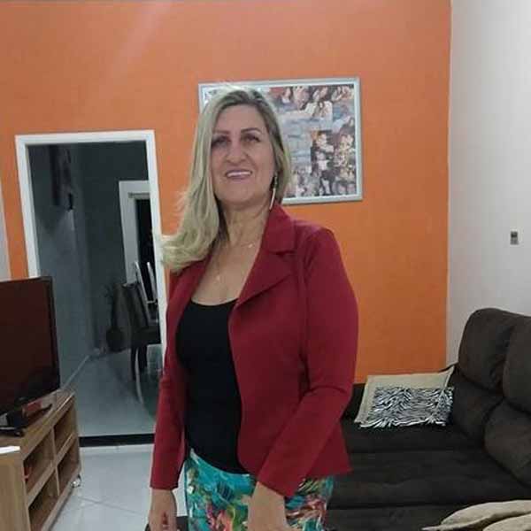 Ana Santiago comemora mais um aniversário.