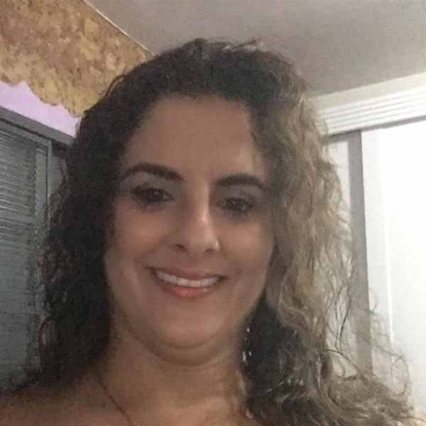 Adriana Araujo comemora mais um aniversário.