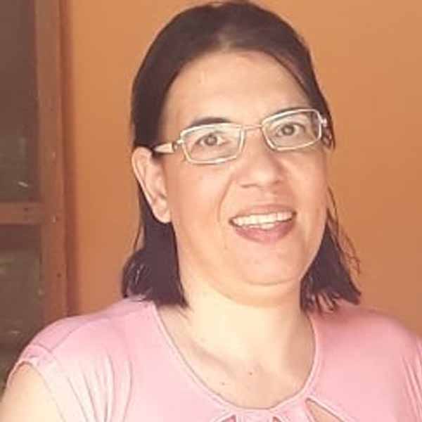 Patricia Villarino recebe os parabéns pela chegada de seu aniversário