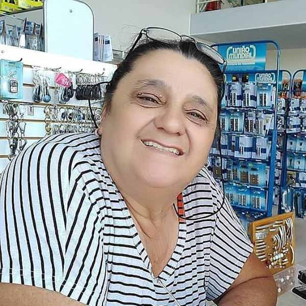 Ester Santos completa idade nova