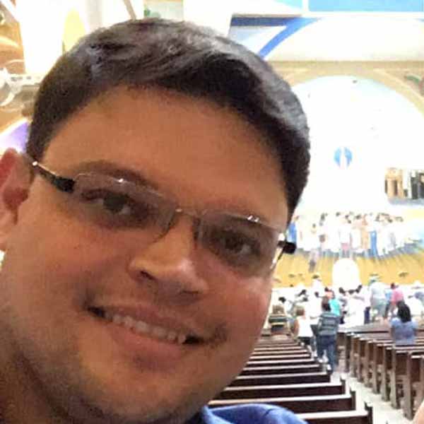 Renato Rio apaga velinhas