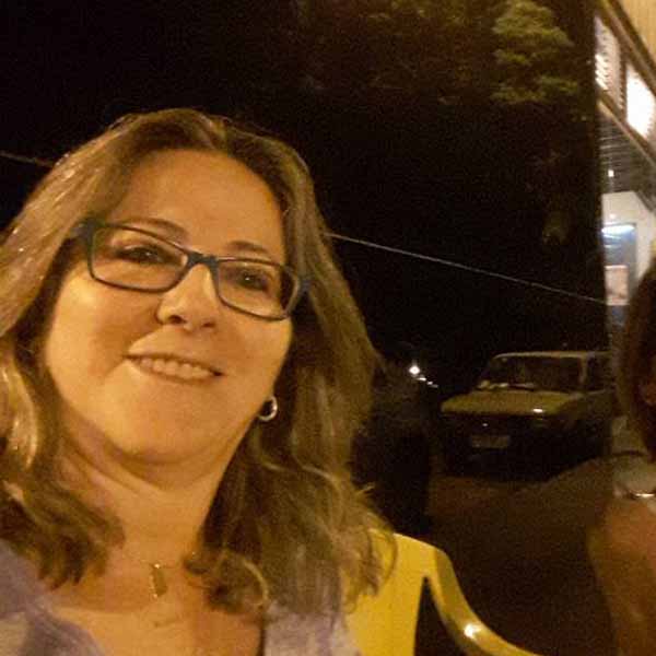 Antonieta Plazza apaga velinhas