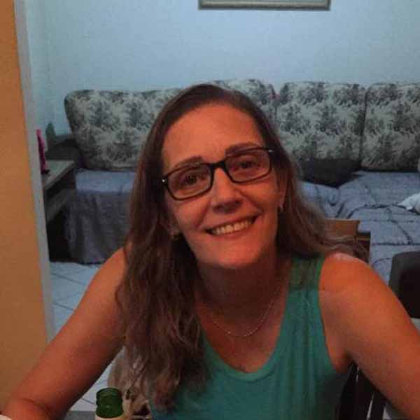 Sheila Tozato completa idade nova