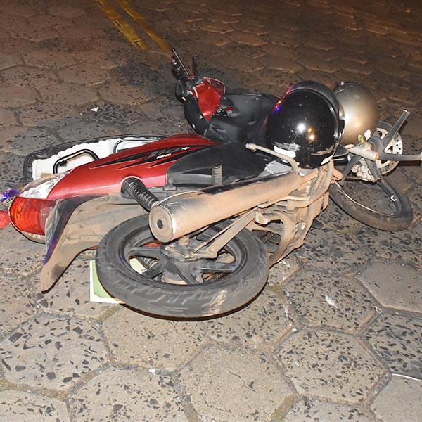 Acidente de trânsito deixa duas pessoas feridas no centro de Paraguaçu Paulista