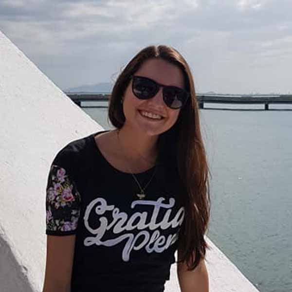 Marianne Domingues completa idade nova