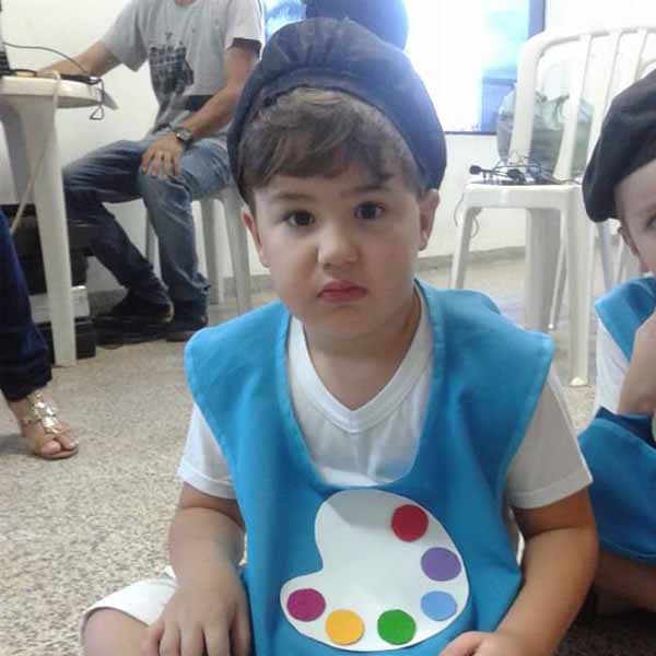 Lucas Bruschi recebe os parabéns pela chegada de seu aniversário