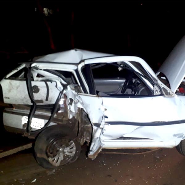 Motorista morre e duas crianças ficam gravemente feridas em acidente em Palmital