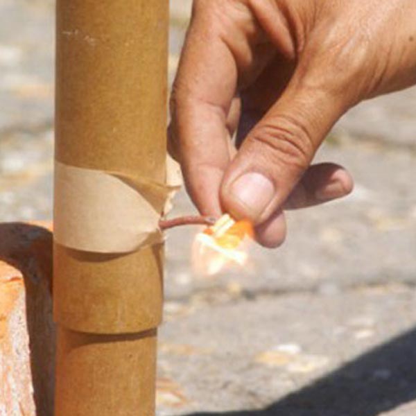 Soltar fogos de artifício ruidosos pode acarretar multa de mais de R$ 500,00 em Paraguaçu