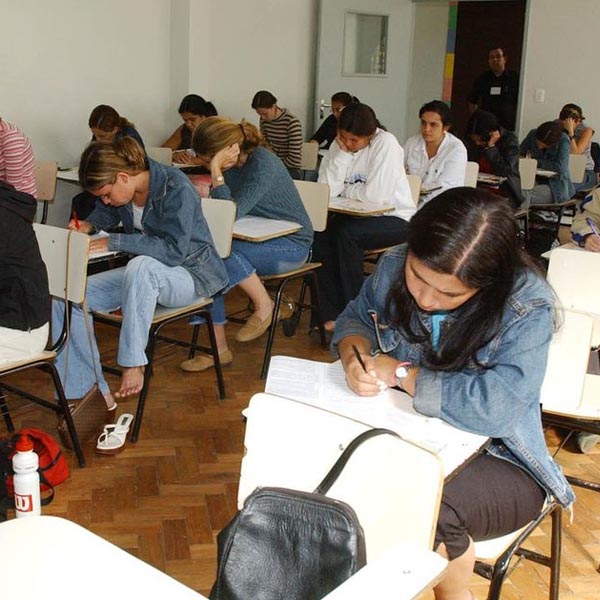 Estudantes poderão renegociar dívida do Fies a partir de 29 de abril