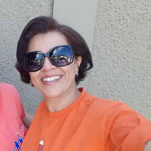 Tânia Cabral apaga velinhas